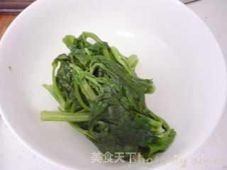 蒜末芹菜叶的做法步骤:3