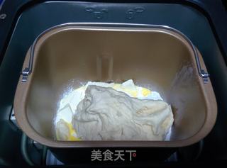 【奶酪果干面包】——中种面包机版的做法步骤:7