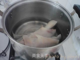 肉皮冻的做法步骤:2