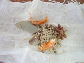 肉皮冻的做法步骤:5