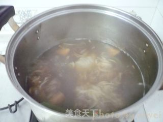 肉皮冻的做法步骤:7