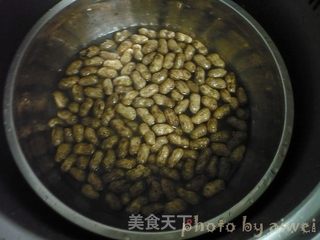 五香毛豆花生的做法步骤:2