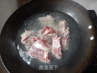 冬瓜薏米骨汤的做法步骤:4