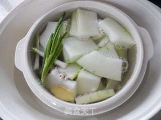 冬瓜薏米骨汤的做法步骤:8