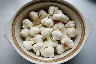 夏天配粥小菜————腌蒜头的做法步骤:2