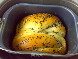扭扭芝麻吐司的做法步骤:15