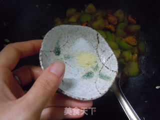 夏季蔬菜最解毒---丝瓜炒海虹的做法步骤:9
