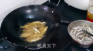 27的烹饪日记——油炸小鱼的做法步骤:3