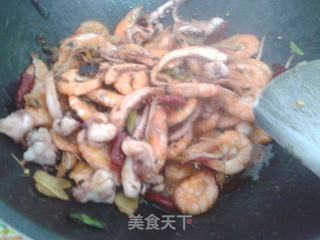 香辣鱿鱼虾的做法步骤:7