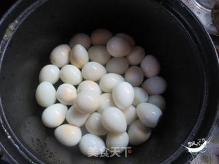 鹑鹌蛋白果糖水的做法步骤:2