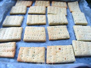 养胃佳品——香葱奶盐苏打饼干的做法步骤:16