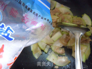 夏季蔬菜最解毒---葫芦炒肉片的做法步骤:8