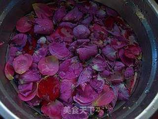 玫瑰鲜花烧饼的做法步骤：1