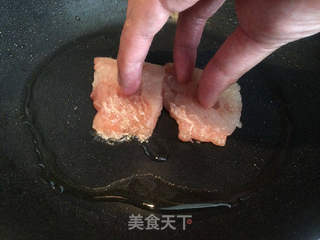 红鲣鱼和蒜片的做法步骤:7