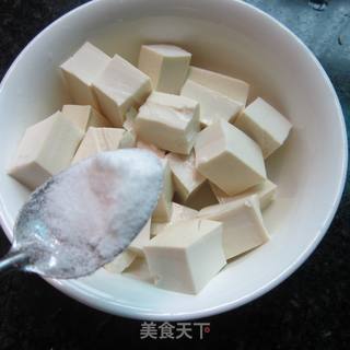 荷包蛋煮豆腐的做法步骤：2