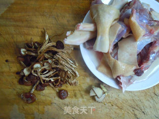 砂锅煲汤--茶树菇煲鸭汤的做法步骤:2