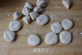 叫我怎能忘记它——葫芦肉饺的做法步骤:12