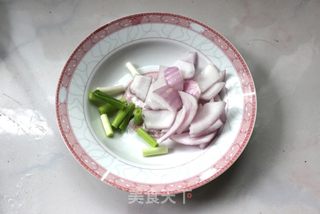 一个人的早餐也可以有滋有味——青椒炒番茄的做法步骤:3