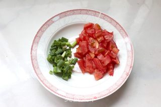 为他做碗有爱的面条——西红柿煎蛋面的做法步骤:2