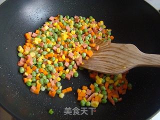 “金镶银”黄金蛋炒饭的做法步骤：5