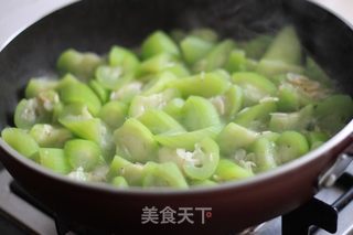 虾米炒丝瓜的做法步骤:6