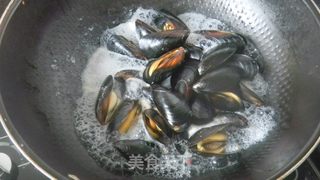 【丝瓜炒贻贝】的做法步骤:4