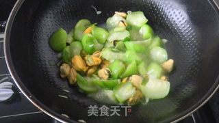 【丝瓜炒贻贝】的做法步骤:9