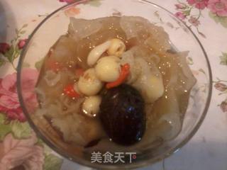 银耳莲子糖水的做法步骤:7
