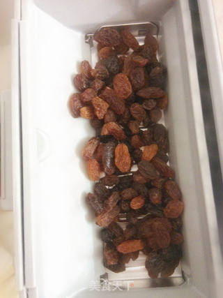 面包机版葡萄干牛奶吐司(中种法)的做法步骤:7
