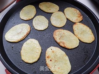 香煎土豆片的做法步骤:7