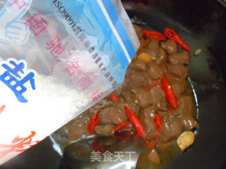 夏季开胃菜--麻辣鸭血的做法步骤:9