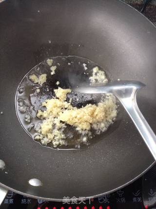 蒜蓉粉丝烤扇贝的做法步骤:4