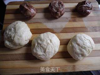 可可双色面包的做法步骤:7