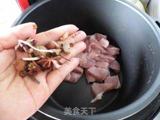 自制五香肉松的做法步骤:3
