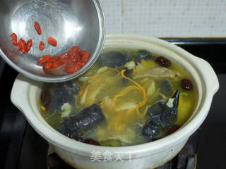 药膳乌鸡汤的做法步骤:10
