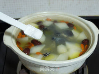 竹丝鸡红枣萝卜汤的做法步骤:9