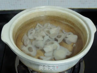 莲藕淮山排骨汤的做法步骤:7