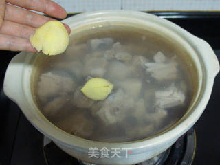 莲藕淮山排骨汤的做法步骤:9