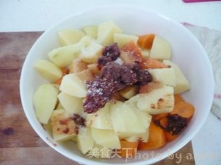 粉蒸土豆的做法步骤:3