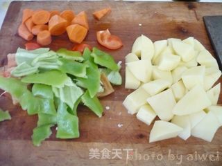 大盘鸡+皮带面的做法步骤:2