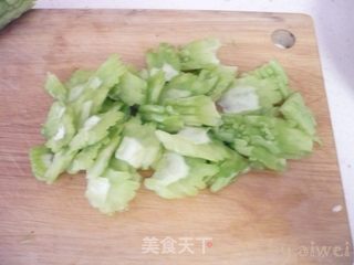 椒汁苦瓜的做法步骤:2