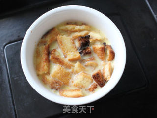 吐司蛋奶布丁的做法步骤:4