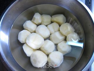 柱侯酱焖土豆鸭的做法步骤:3