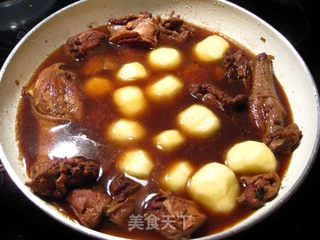 柱侯酱焖土豆鸭的做法步骤:11