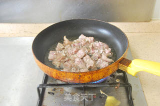 蒜香酥炸排骨的做法步骤:2