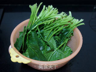 果仁菠菜的做法步骤:2