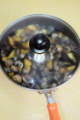 【蛤蜊炖茄子】--蔬菜与海鲜最完美搭配典范的做法步骤:4