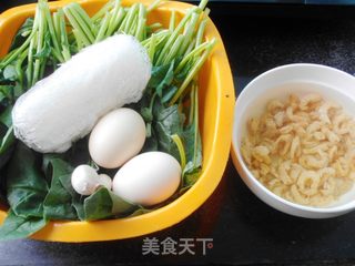 三彩菠菜的做法步骤：1