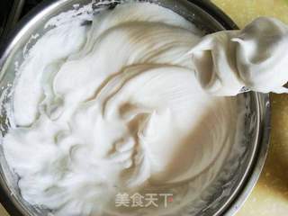 皇冠戚风蛋糕的做法步骤:6