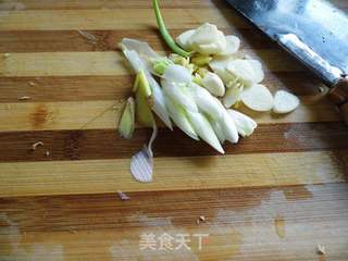 香菇茭白炒肉片的做法步骤:3